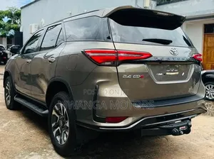 Toyota Fortuner 2.8 D AWD 2023 Gray