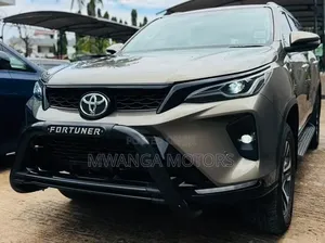 Toyota Fortuner 2.8 D AWD 2023 Gray