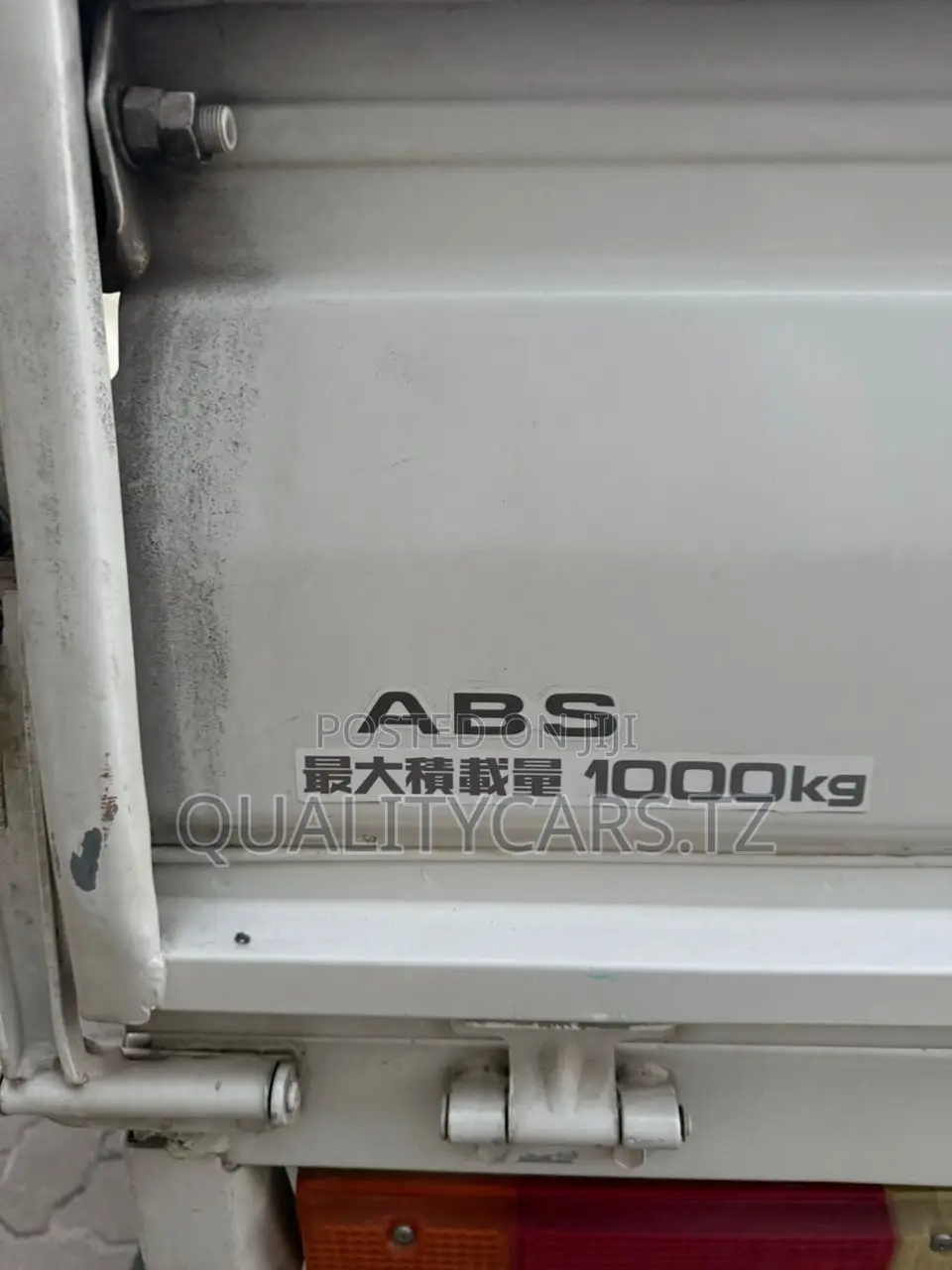 Toyota Town Ace Tone 1