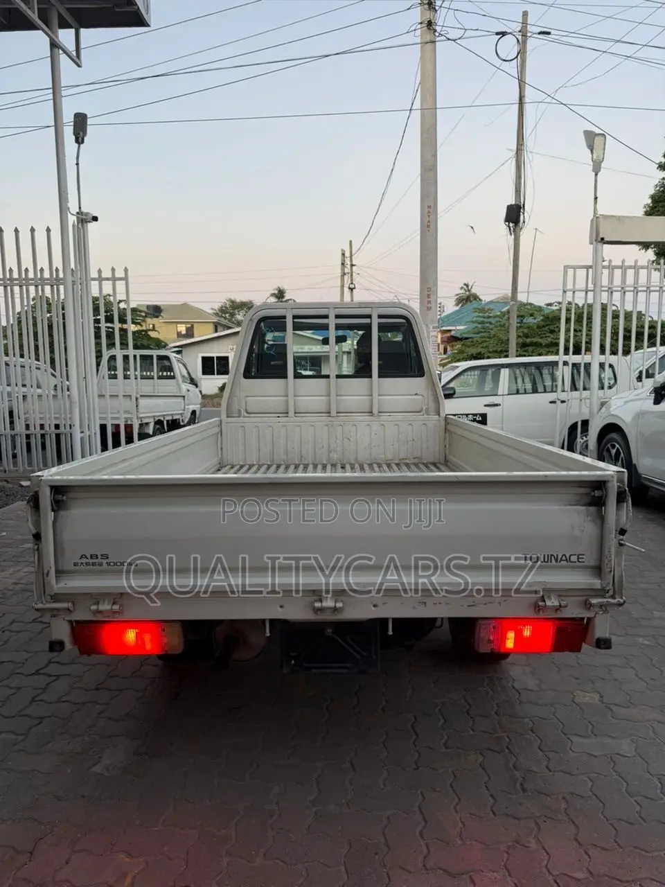 Toyota Town Ace Tone 1