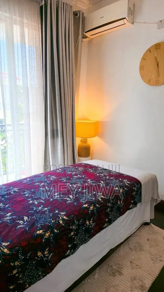 Furnished 3bdrm Apartment in Oyster Bay for rent