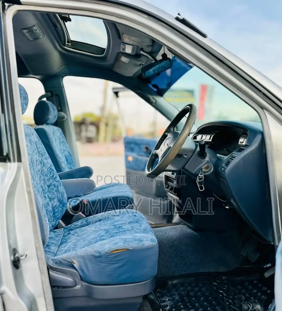 Toyota Noah 2001 Silver
