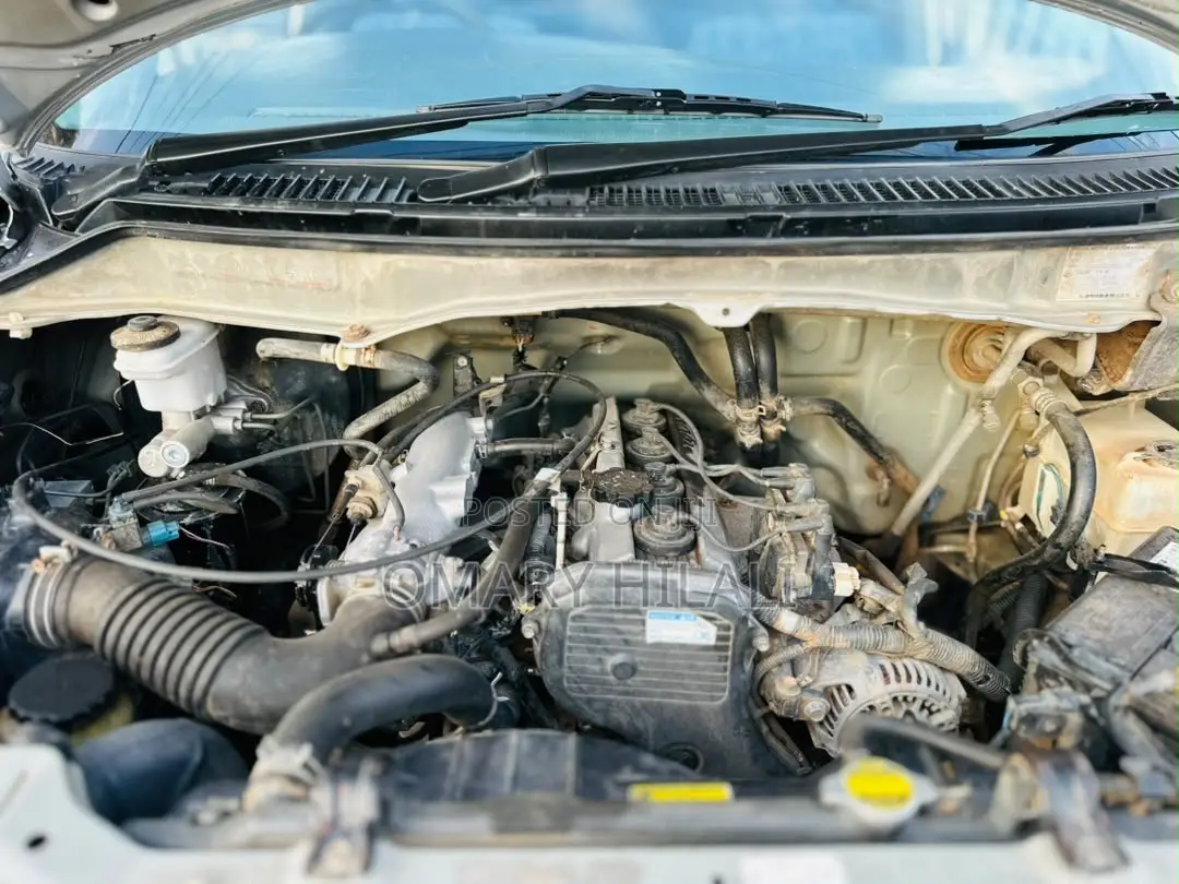 Toyota Noah 2001 Silver