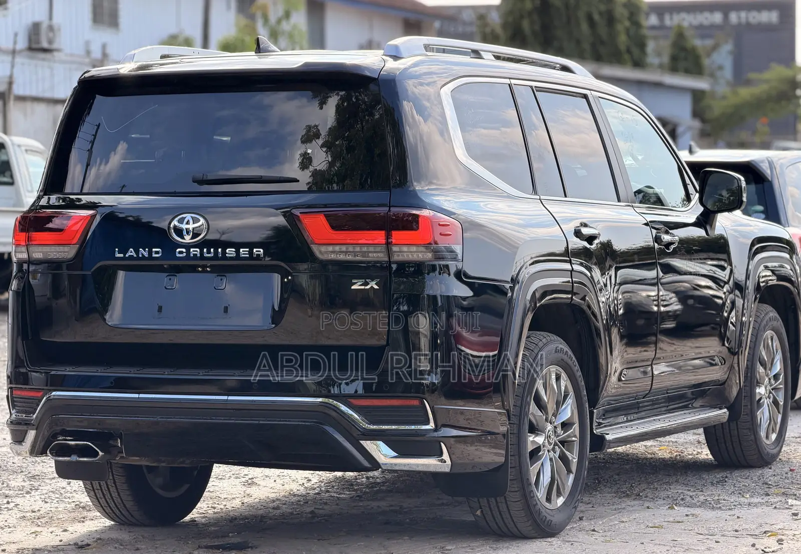 Toyota Land Cruiser LC300 2023 Black