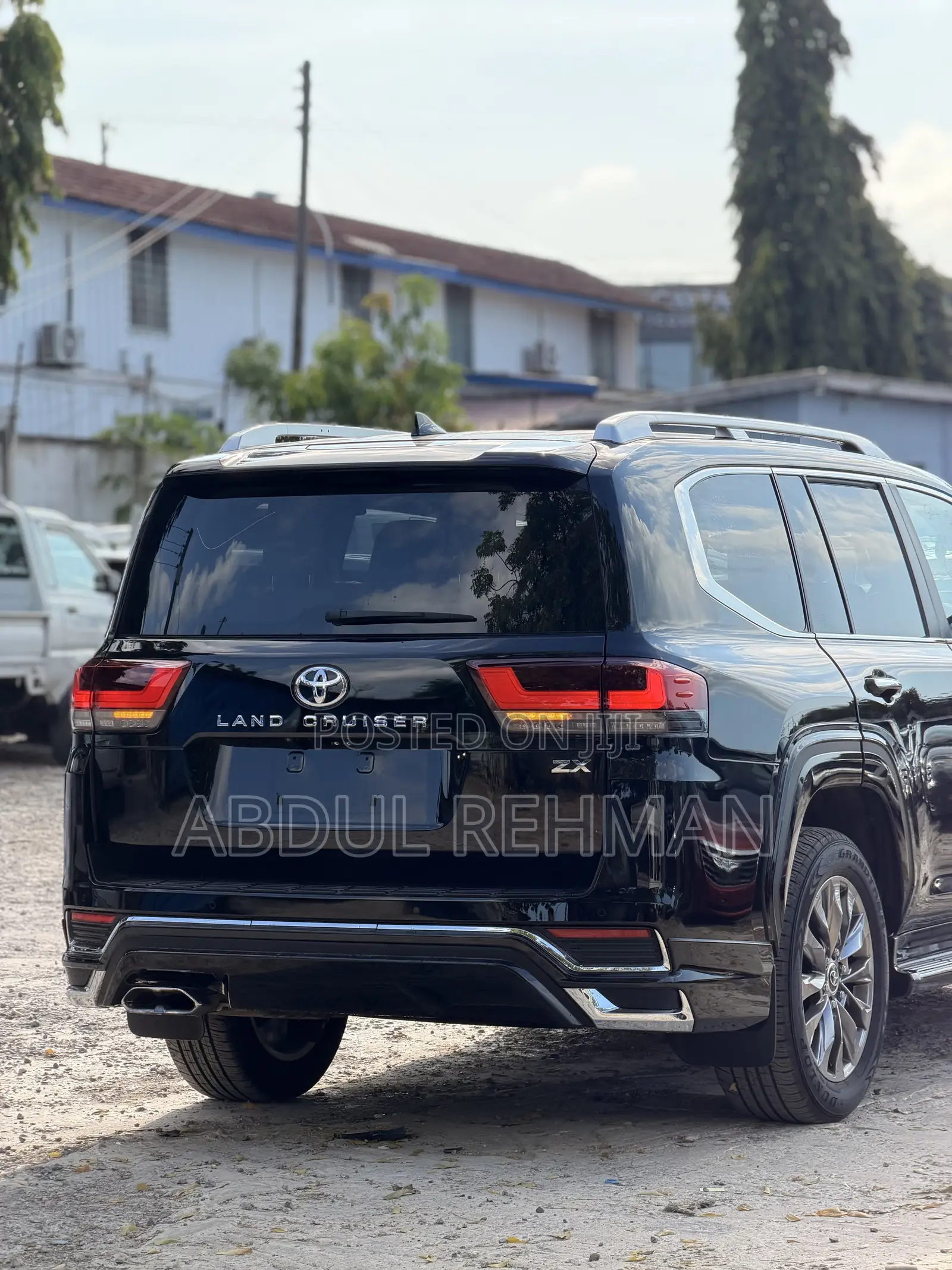 Toyota Land Cruiser LC300 2023 Black