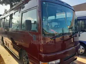 Nissan Civilian 2000 Red
