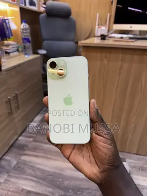 Apple iPhone 15 128 GB Green