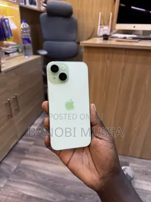 Apple iPhone 15 128 GB Green