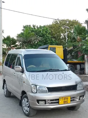 Toyota Noah 2001 Silver