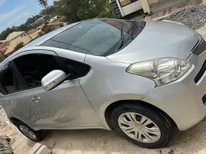 Toyota Ractis 2010 Silver