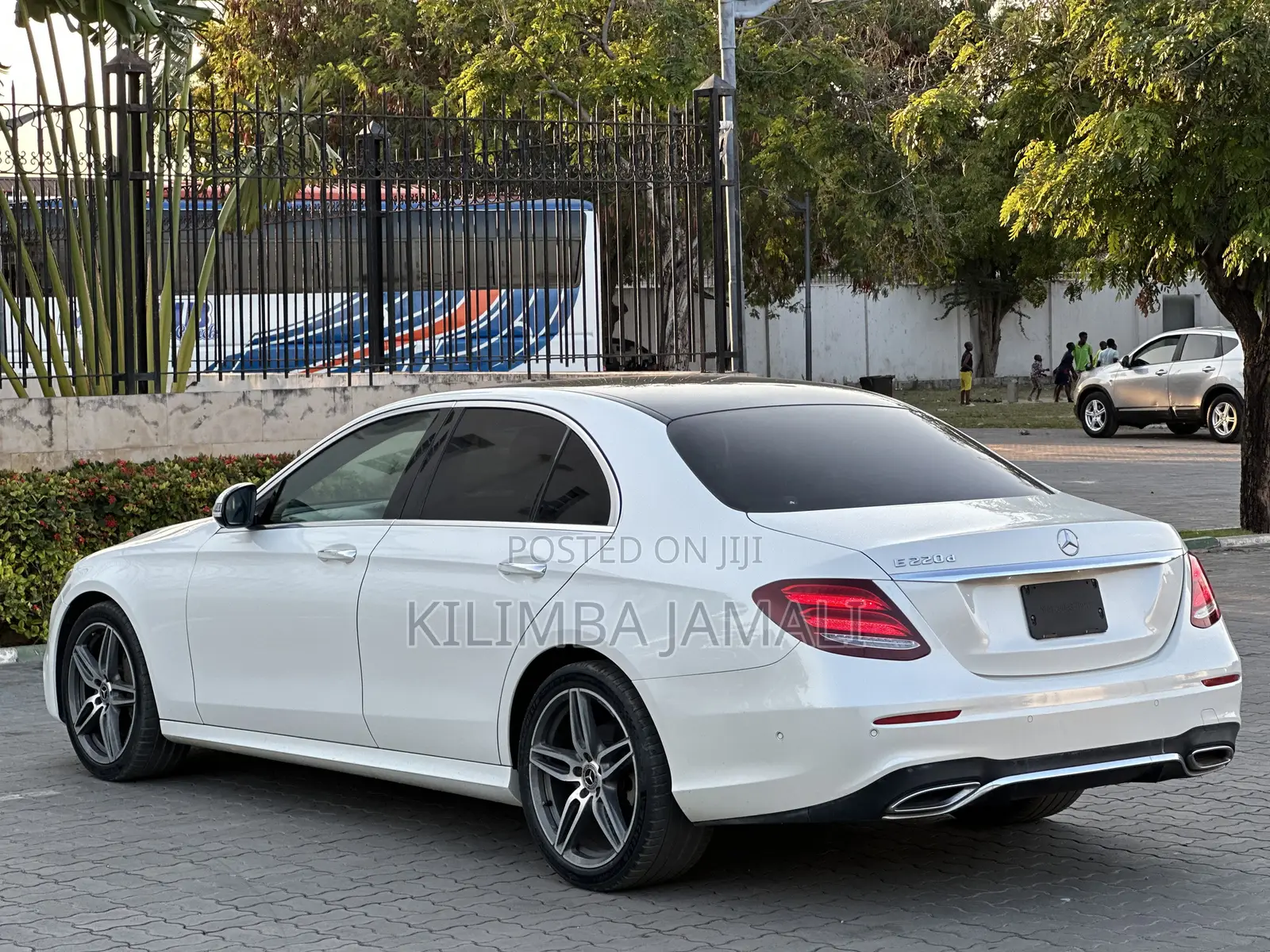 Mercedes-Benz E220 2017 White
