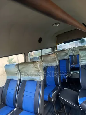 Toyota HiAce 1999 Yellow