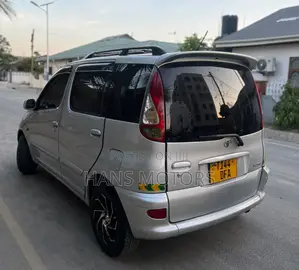 Toyota Fun Cargo 2004 Silver