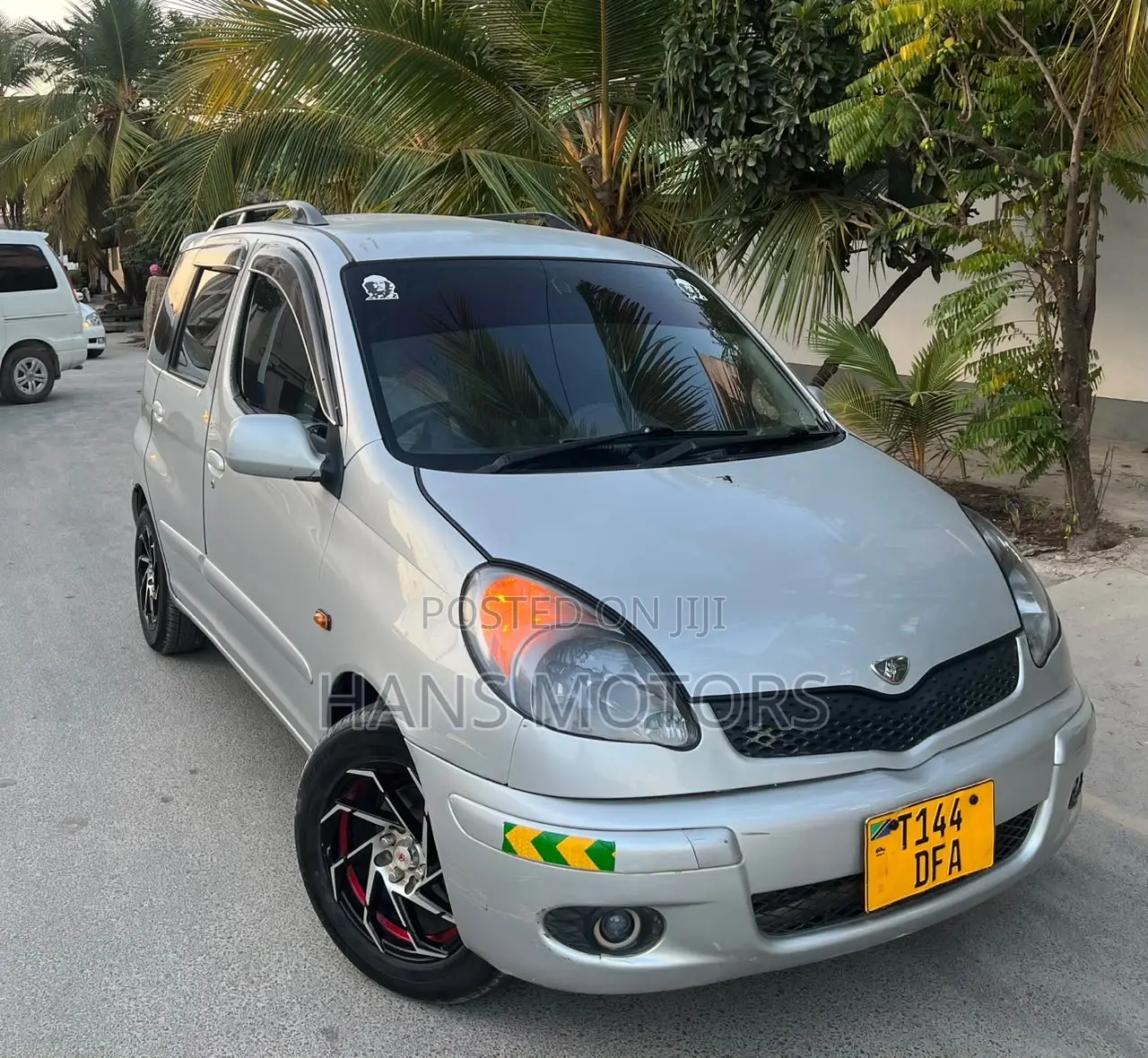Toyota Fun Cargo 2004 Silver