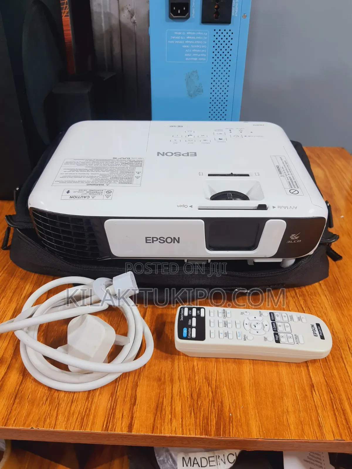 3300l Epson Projector Eb:s41 Very Clean