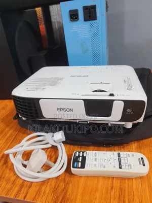 3300l Epson Projector Eb:s41 Very Clean