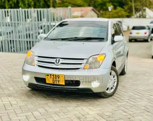 Toyota IST 2002 Silver