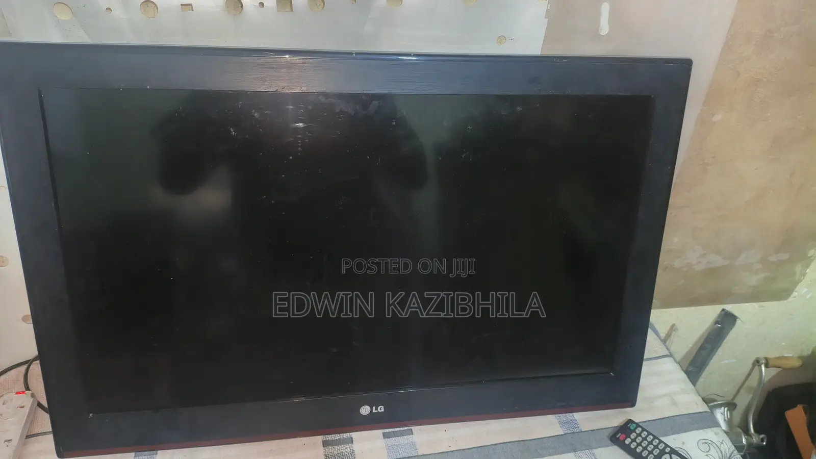 LG TV 32''. Iko Vizuri.