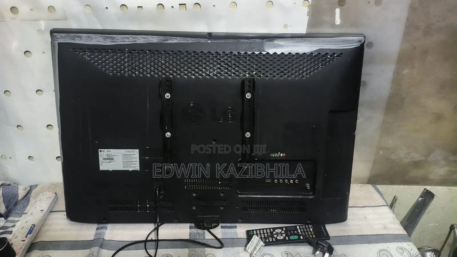 LG TV 32''. Iko Vizuri.