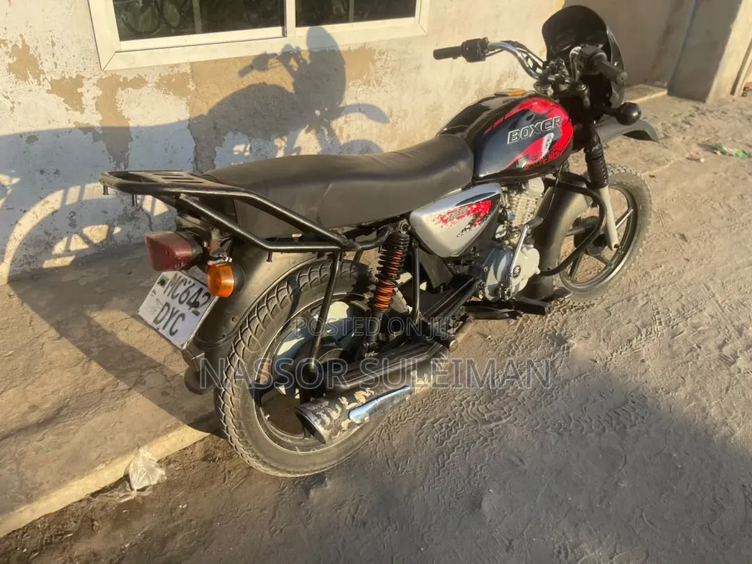 Bajaj Boxer X125 2025 Black