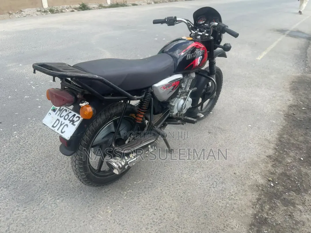 Bajaj Boxer X125 2025 Black
