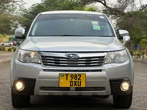 Subaru Forester 2010 Silver