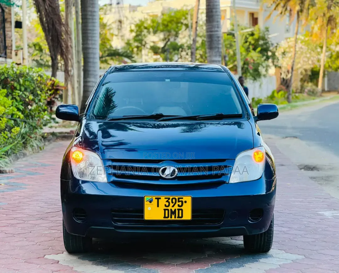 Toyota IST 2004 Blue