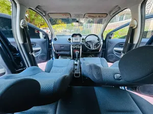 Toyota IST 2004 Blue