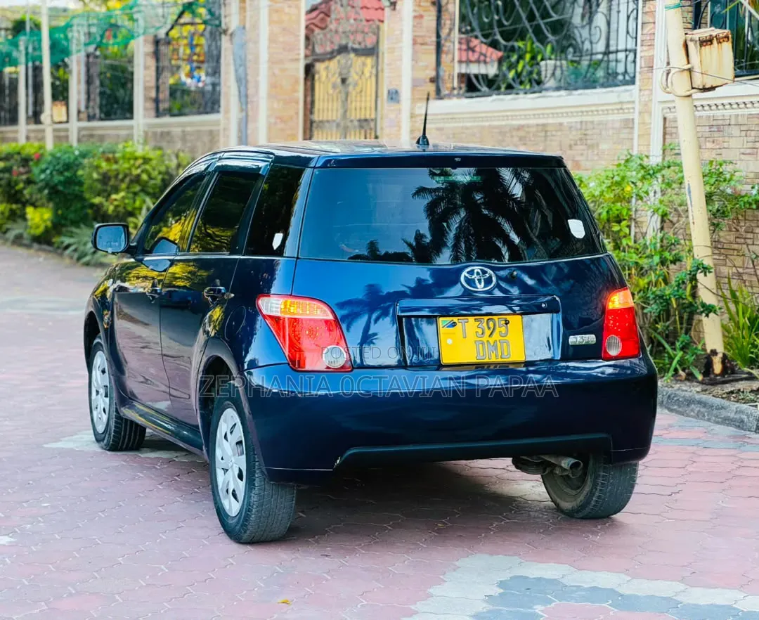 Toyota IST 2004 Blue