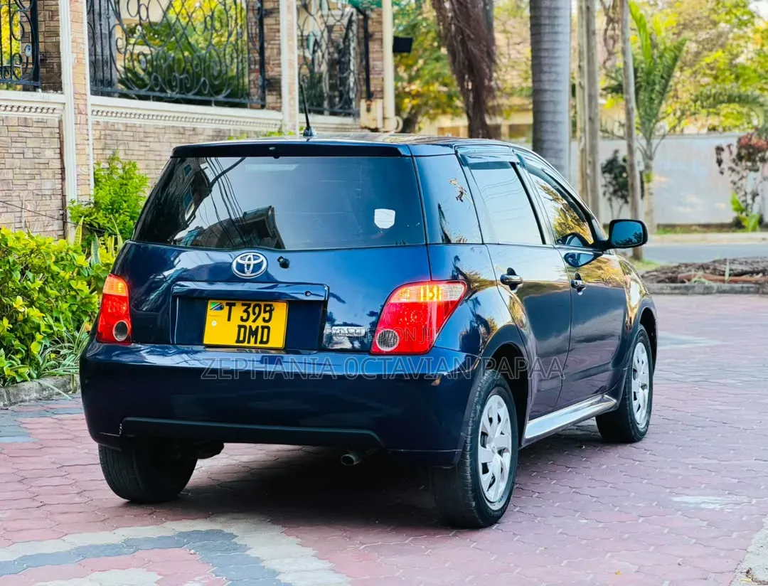 Toyota IST 2004 Blue