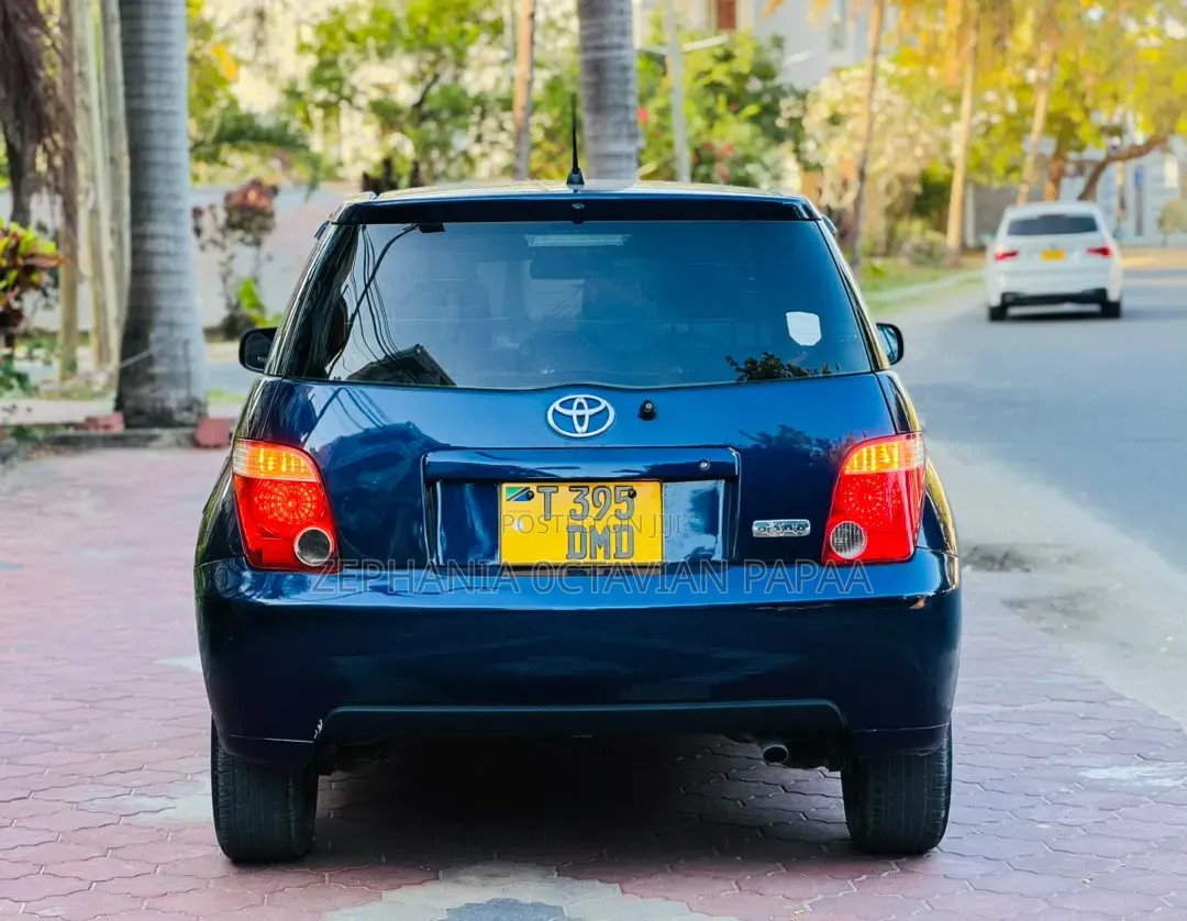Toyota IST 2004 Blue