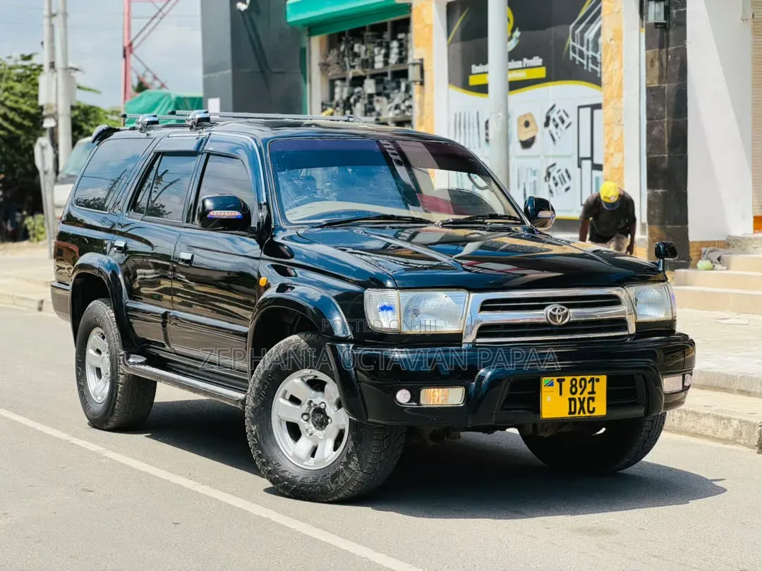 Toyota Hilux Surf 2000 Black