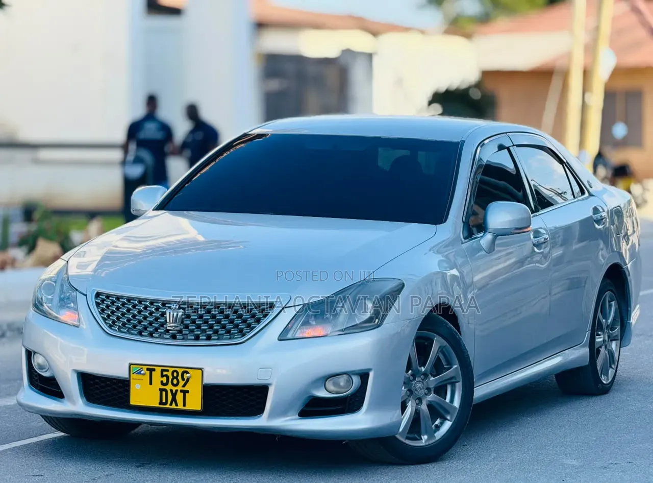 Toyota Crown 2009 Silver