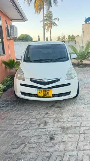 Toyota Ractis 2006 White