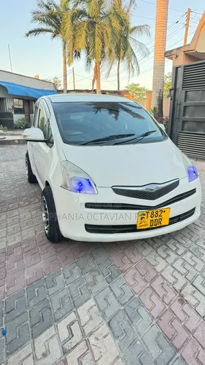 Toyota Ractis 2006 White