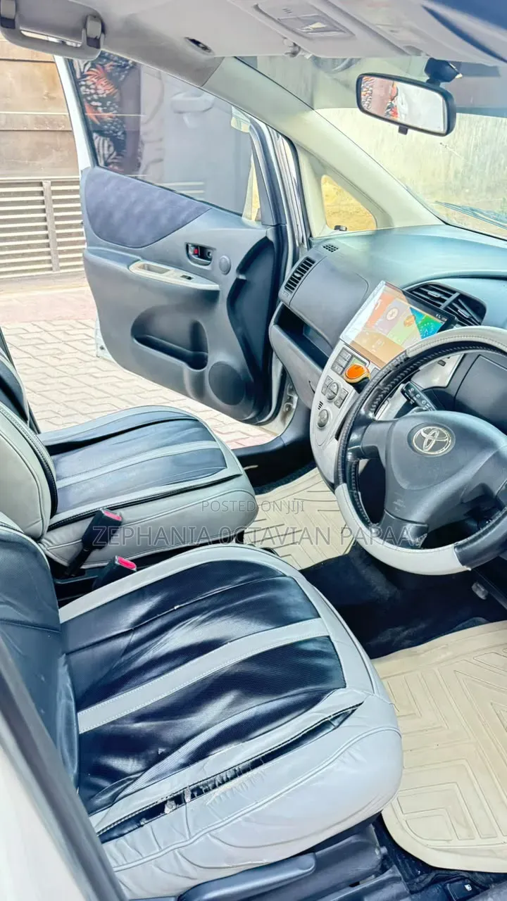Toyota Ractis 2006 White