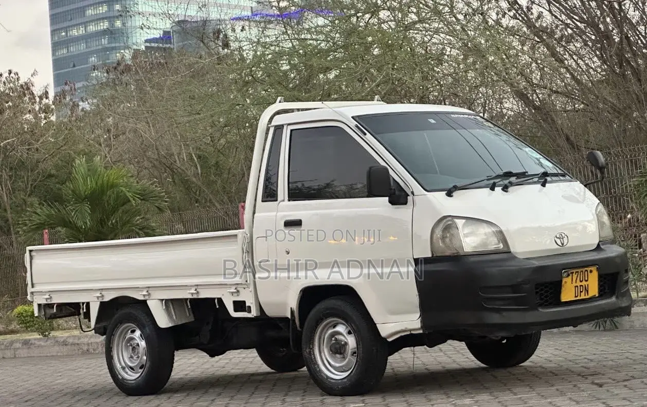 TOYOTA TOWNACE WITH 750kg Use on Sale.