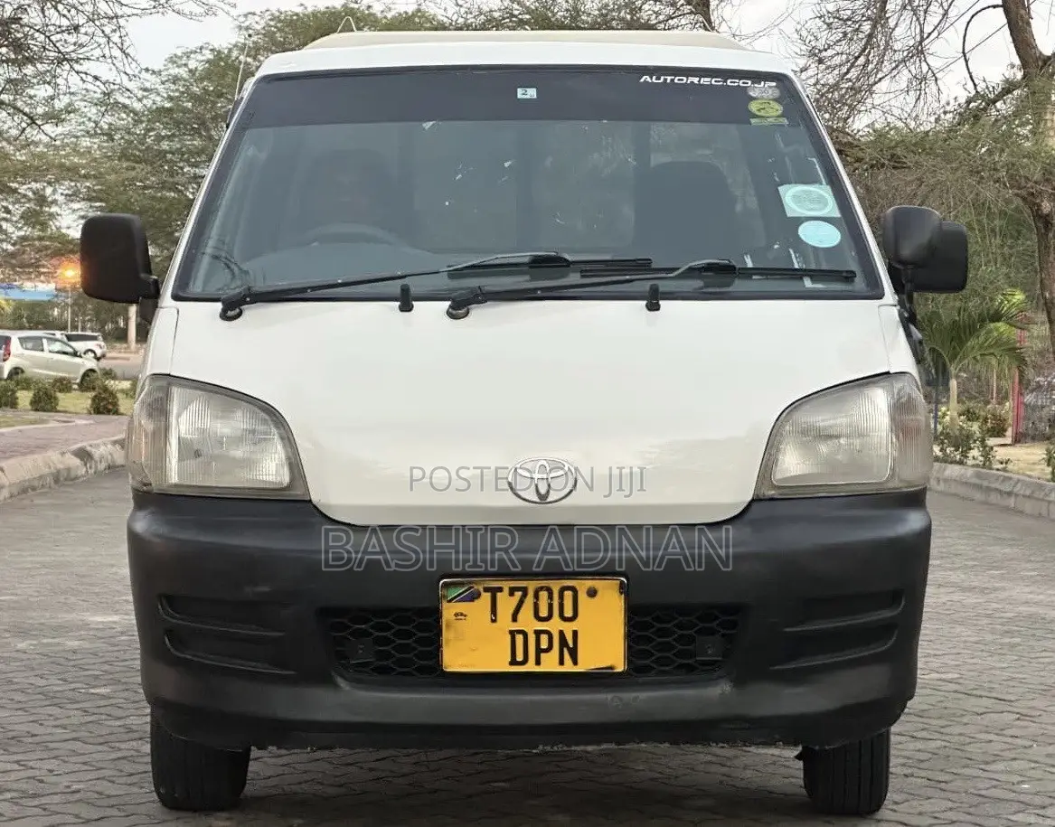 TOYOTA TOWNACE WITH 750kg Use on Sale.