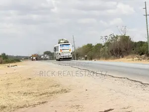 Kiwanja Cha Kwanza Lami Usagara - Busisi Road
