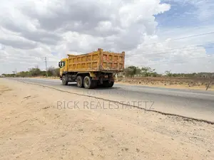 Kiwanja Cha Kwanza Lami Usagara - Busisi Road