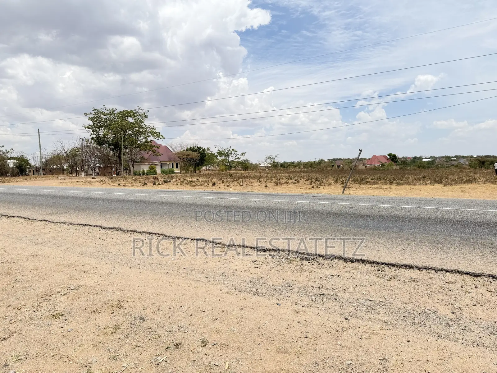 Kiwanja Cha Kwanza Lami Usagara - Busisi Road