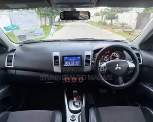Mitsubishi Outlander 2010 Black