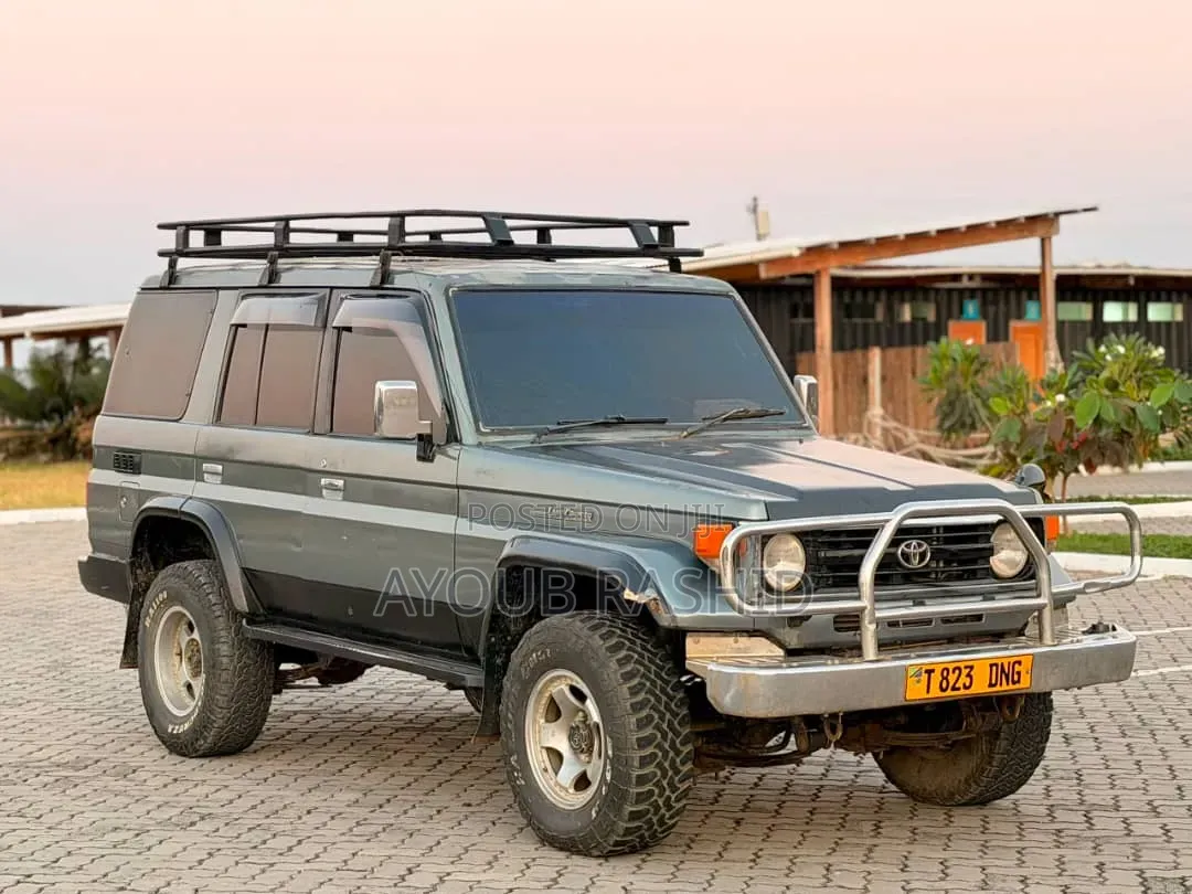 Toyota Land Cruiser 90 1997 Gray