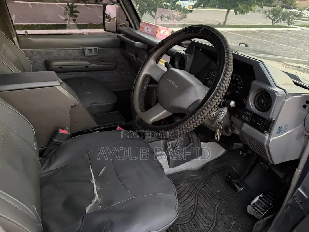Toyota Land Cruiser 90 1997 Gray