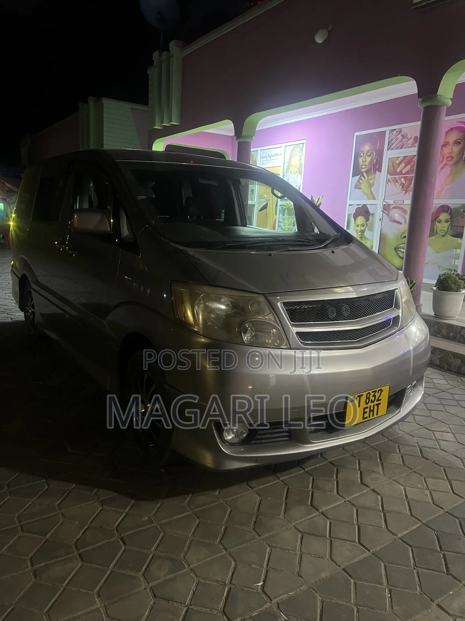 Toyota Alphard 2.4 Petrol FWD 2004 Beige
