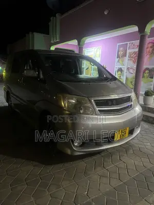 Toyota Alphard 2.4 Petrol FWD 2004 Beige