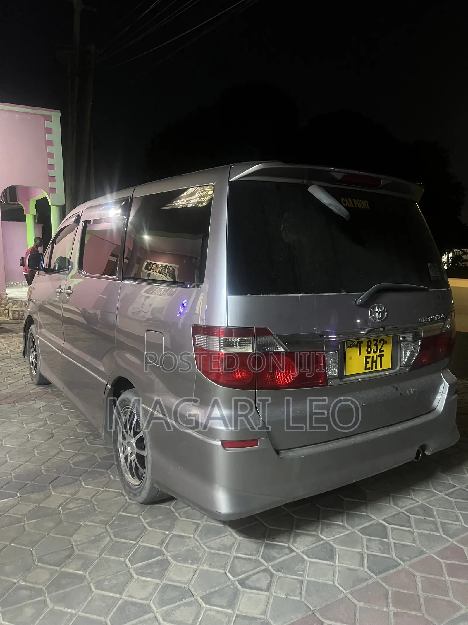 Toyota Alphard 2.4 Petrol FWD 2004 Beige