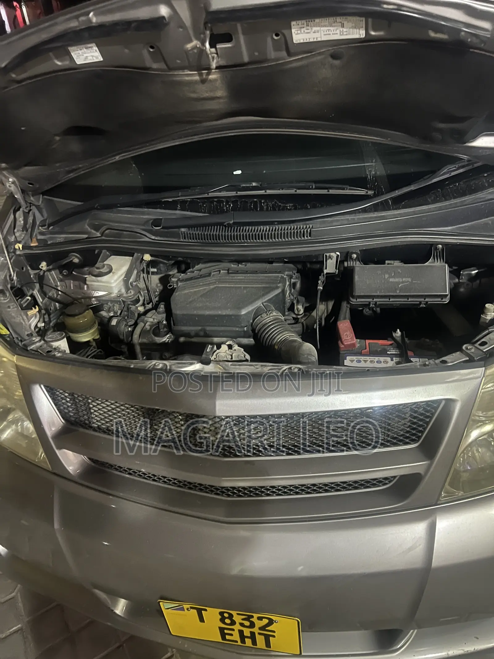 Toyota Alphard 2.4 Petrol FWD 2004 Beige