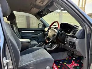 Toyota Land Cruiser Prado 3.0 D-4D 3dr 2006 Gray