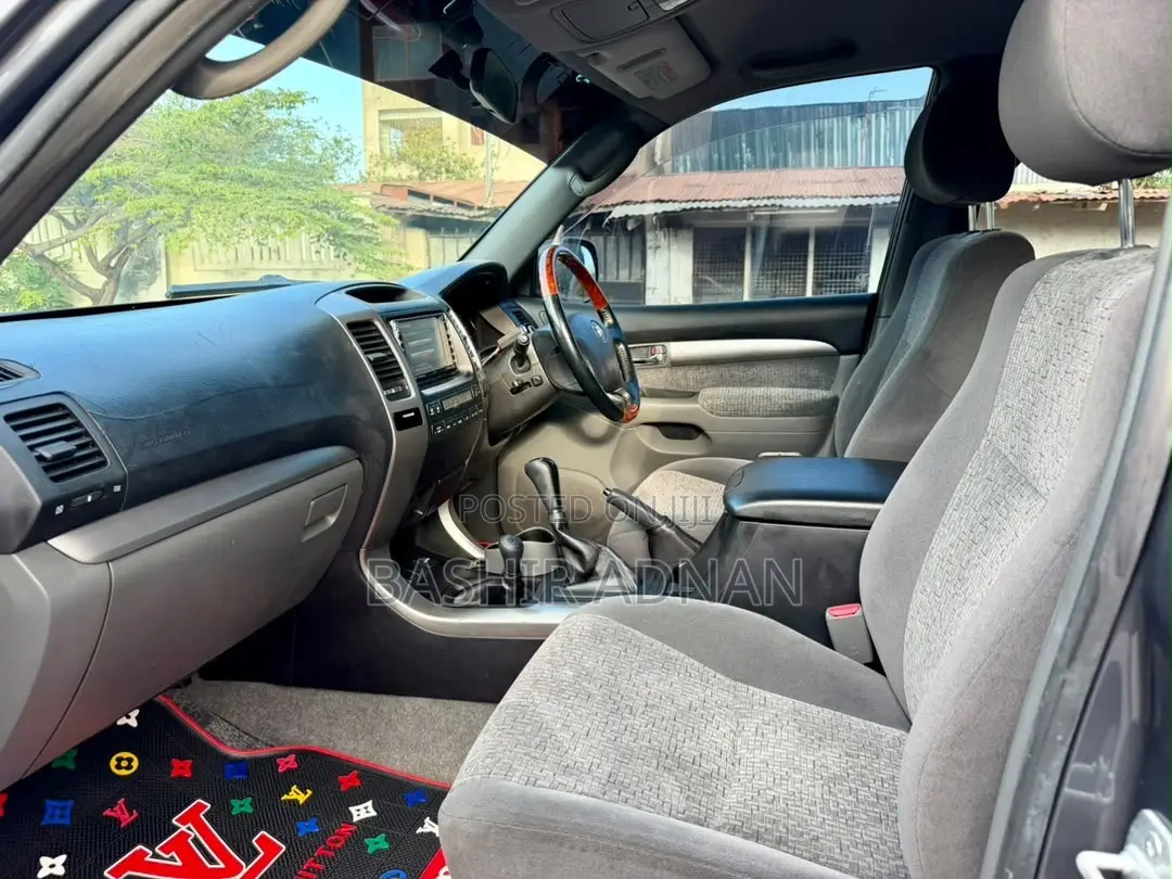 Toyota Land Cruiser Prado 3.0 D-4D 3dr 2006 Gray